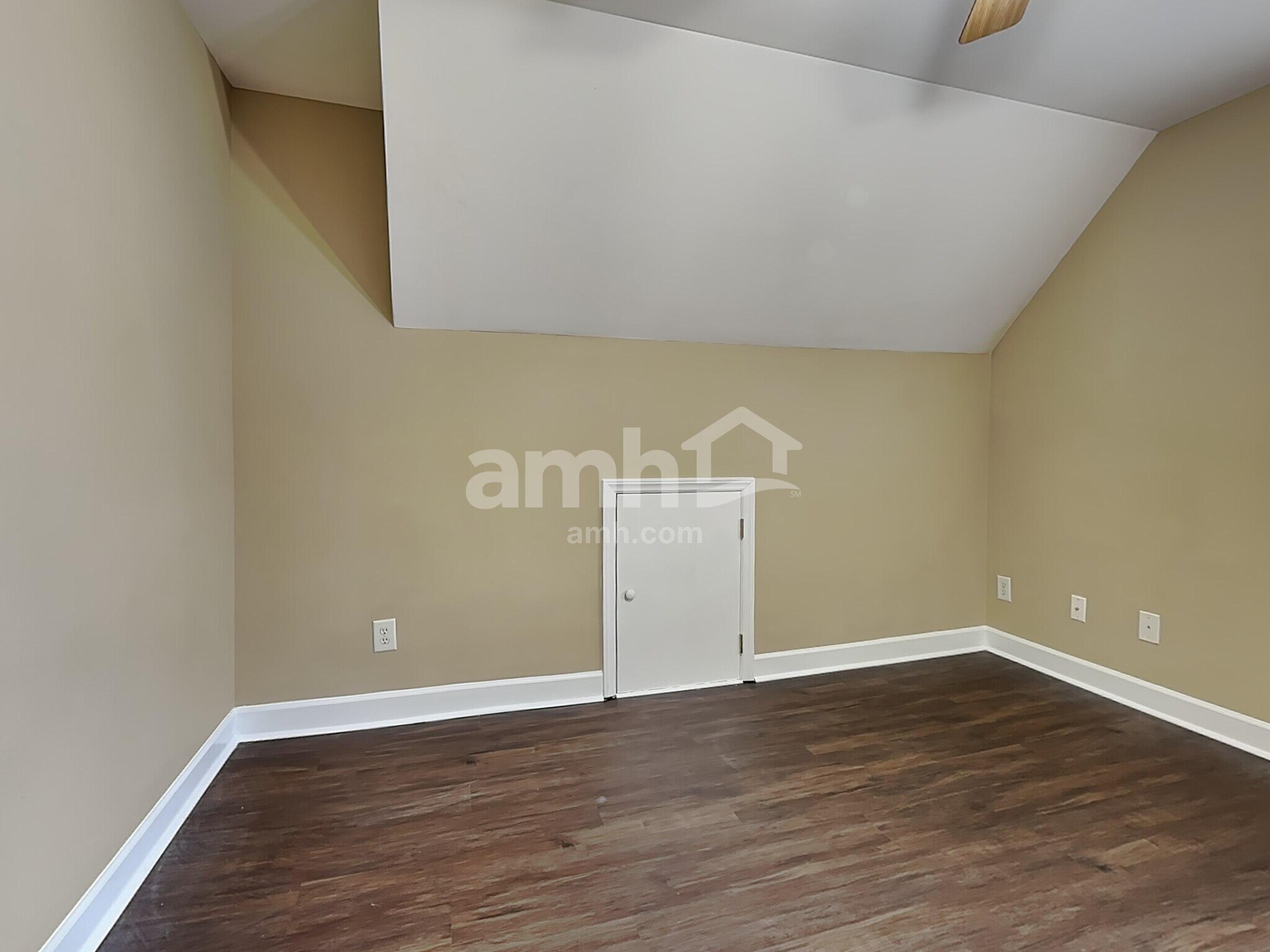 Building Photo - 7904 Willow Croft Dr