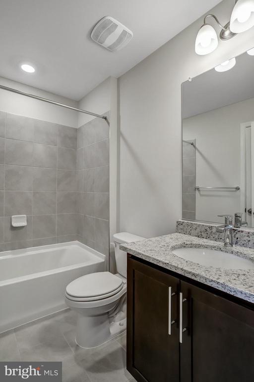 Building Photo - 721 Courier Ln