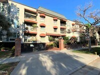 Building Photo - 330 S Mentor Ave