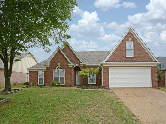 Primary Photo - 3 Bedroom with BONUS room, 2 bathrooms. Ne...
