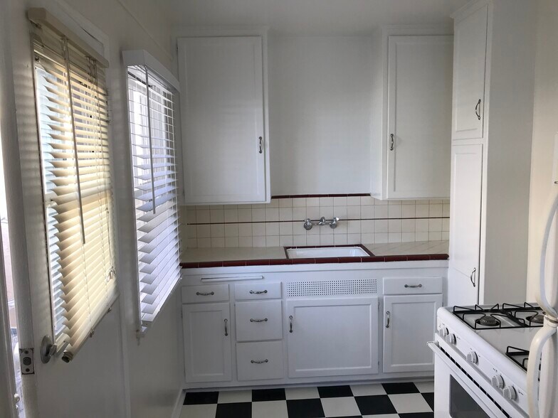 Building Photo - 4354 Elenda St