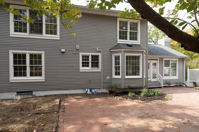 Building Photo - Fabulous Home in Aquia Harbor