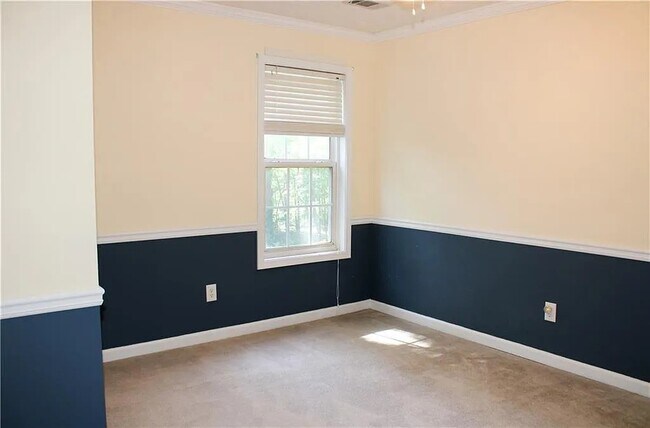 Building Photo - 861 Windward Rd