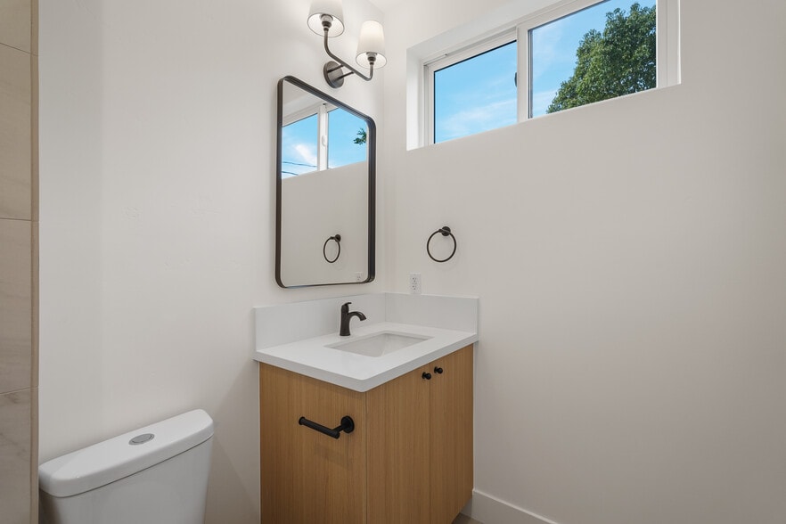 Master bedroom bathroom - 1012 Uptown Aly