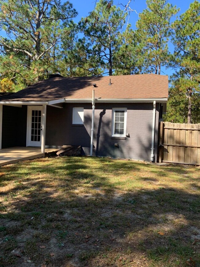 Building Photo - 235 N Pecan St