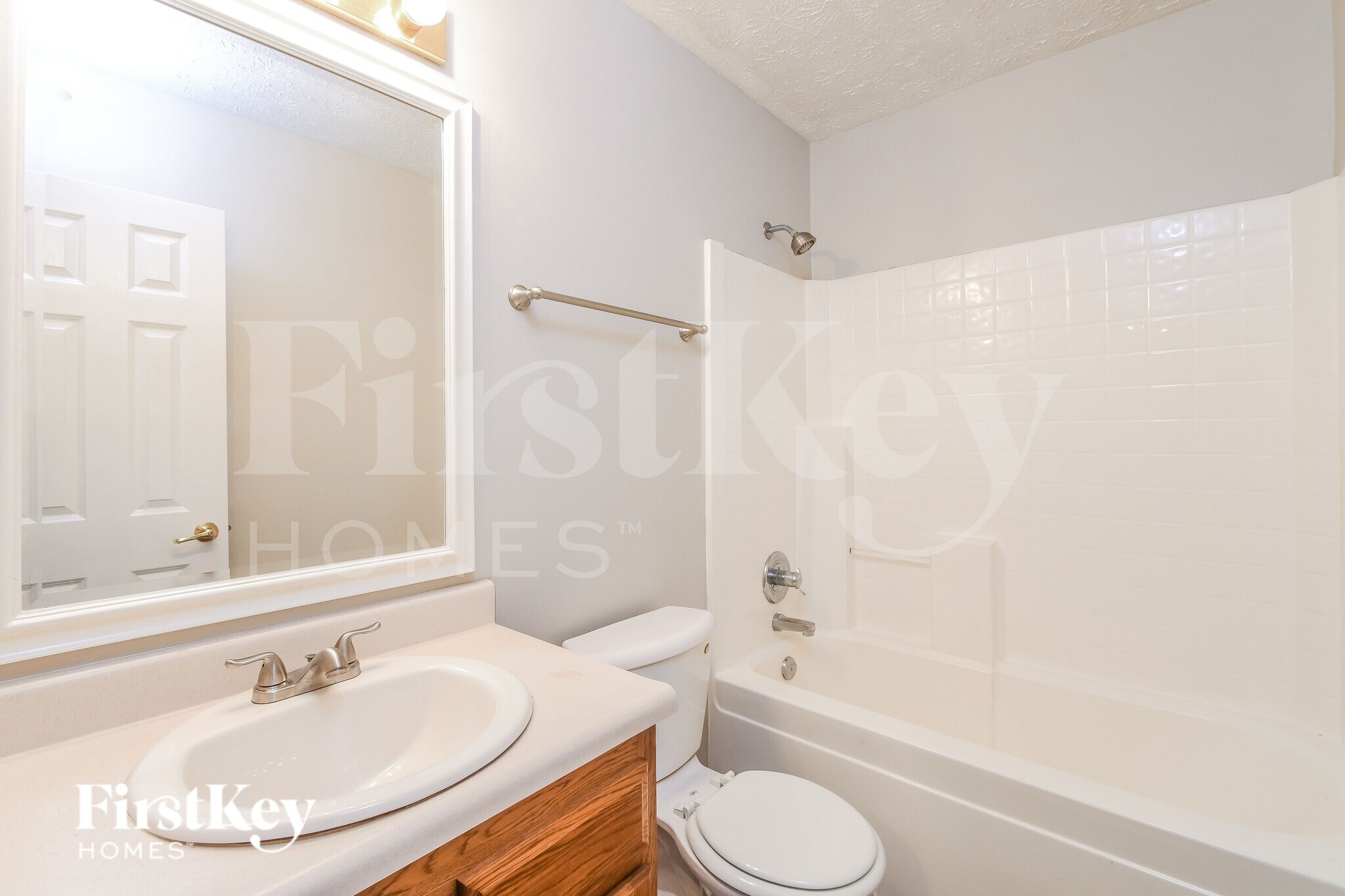 Building Photo - 5815 Victory Ave