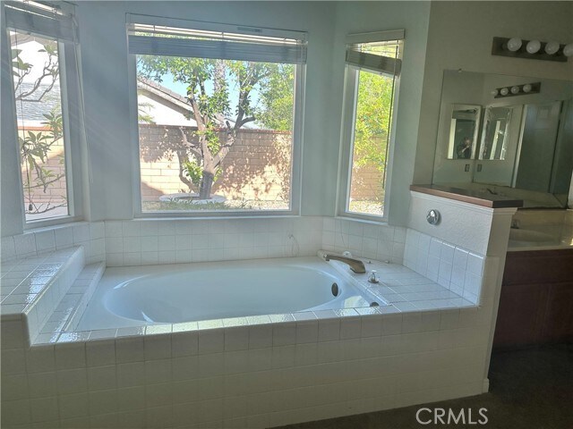 Building Photo - 9545 Alta Loma Dr