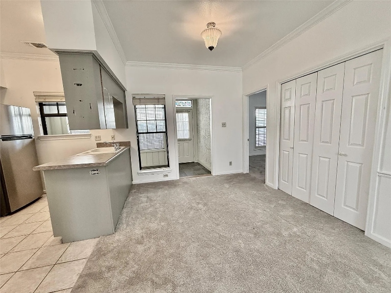 Building Photo - 1307 Kinney Ave