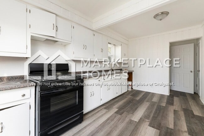 Building Photo - 8460 Chalmers Ave