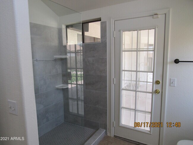 Building Photo - 4516 W Behrend Dr