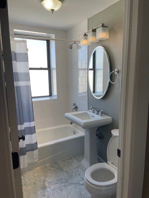 Building Photo - Sheridan