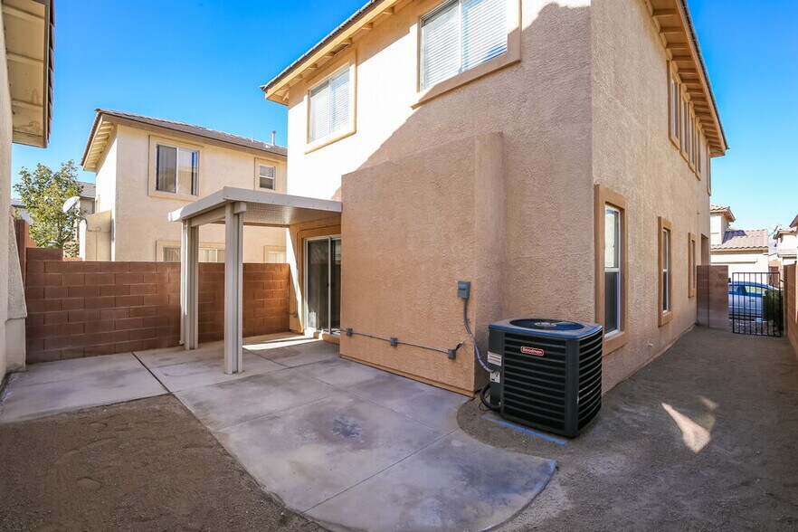 Building Photo - 1163 Maple Pines Ave