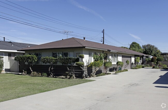 Building Photo - 8582-8614 Watson St