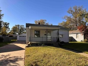 Building Photo - 104 N Norman Ave