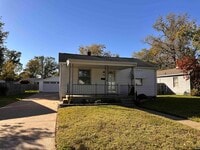 Building Photo - 104 N Norman Ave