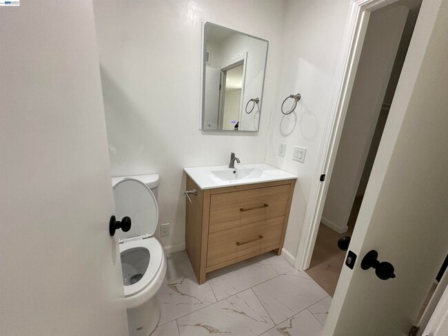 Building Photo - 157 El Dorado Common