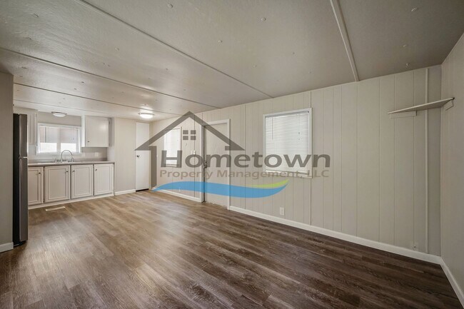 Building Photo - Very Nice 2 Bed 1 Bath Single Wide Mobile in Downtown Hayden!