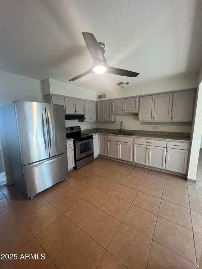 Building Photo - 4525 E Alta Vista Rd