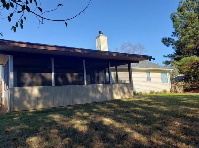 Building Photo - 2667 Leon Murphy Dr