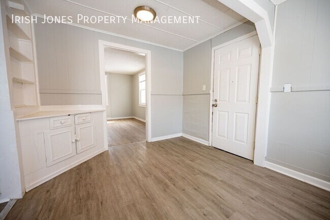 Building Photo - 315 E Park Dr