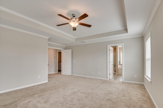 Building Photo - 3207 Wayne Dr