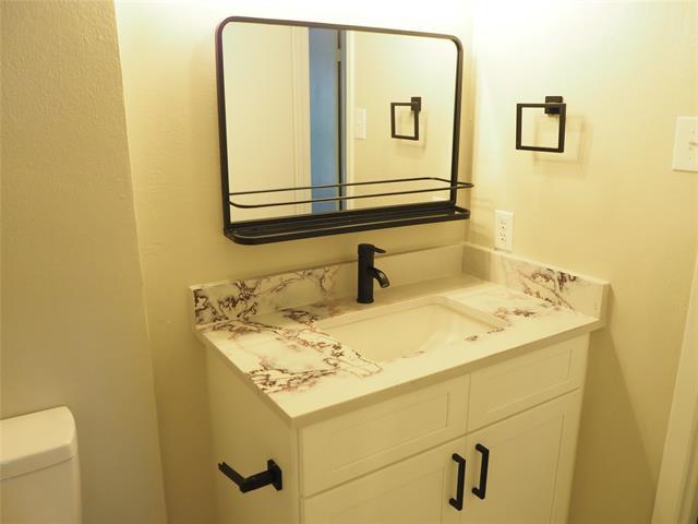 Building Photo - 962 S Weatherred Dr