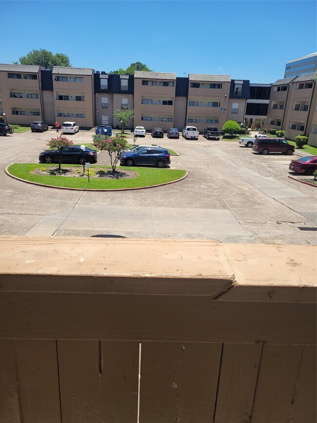 Building Photo - 8425 Hearth Dr