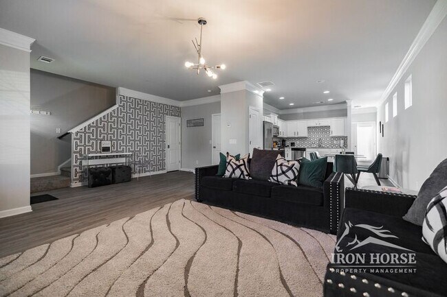 Building Photo - 1288 Towne Square Ct