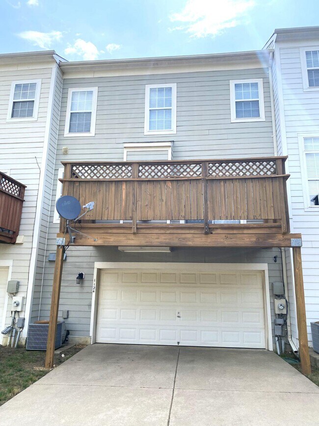 Building Photo - 1124 Hampton St