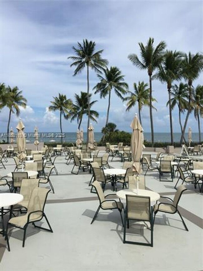 Building Photo - 20191 E Country Club Dr