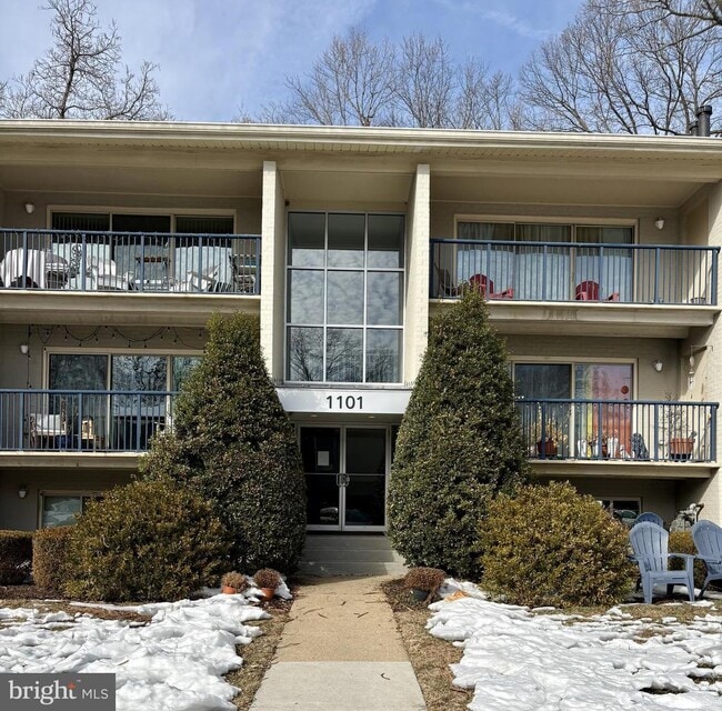 Building Photo - 1101 Primrose Ct