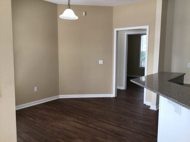 Building Photo - 303 Stallion Rd