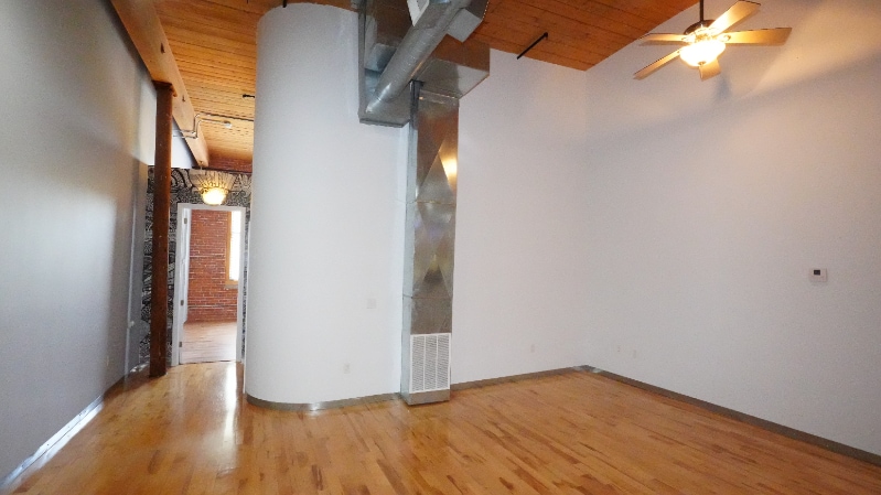 Building Photo - 1117 Douglas Ave