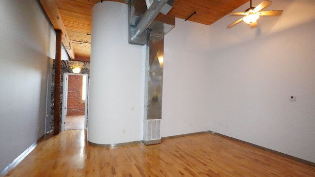 Building Photo - 1117 Douglas Ave