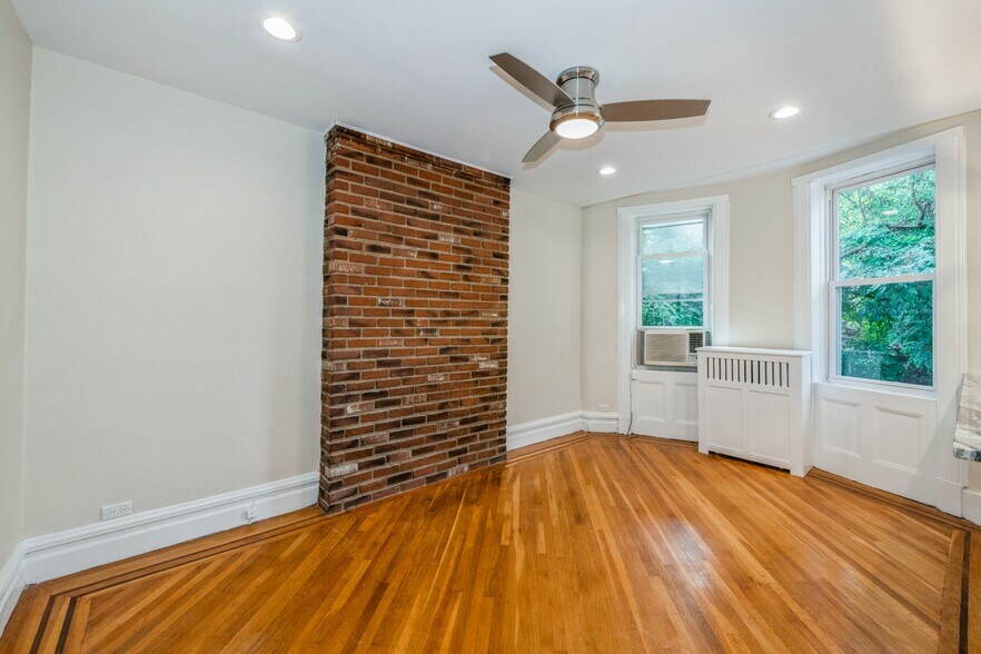 Building Photo - 274 76th St