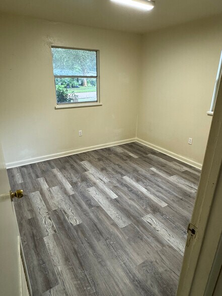 Building Photo - 6289 Arbor Vitae Dr