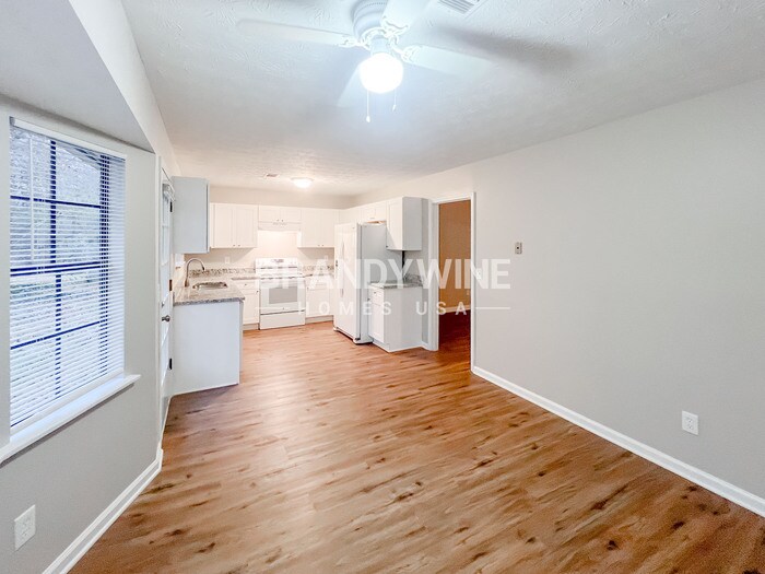 Building Photo - 5063 Springtree Ct