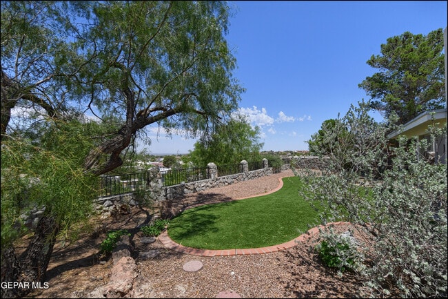 Building Photo - 829 Dulce Tierra Dr