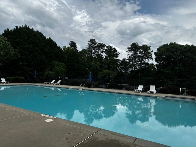 Building Photo - 3 Bedrooms 2 baths in McDonough on 1 acre waterfront backyard with private dock.