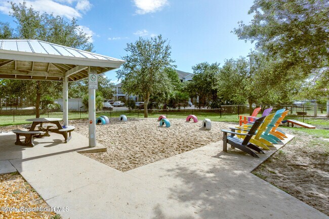 Building Photo - 3463 Mazur Dr