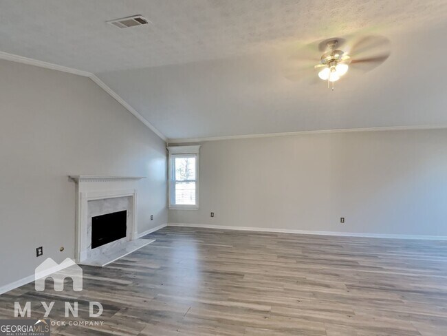 Building Photo - 5801 Meadowview Rd