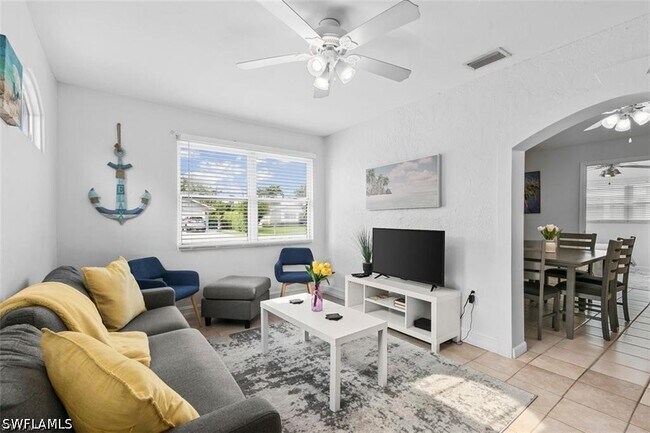 Building Photo - 717 95th Ave N