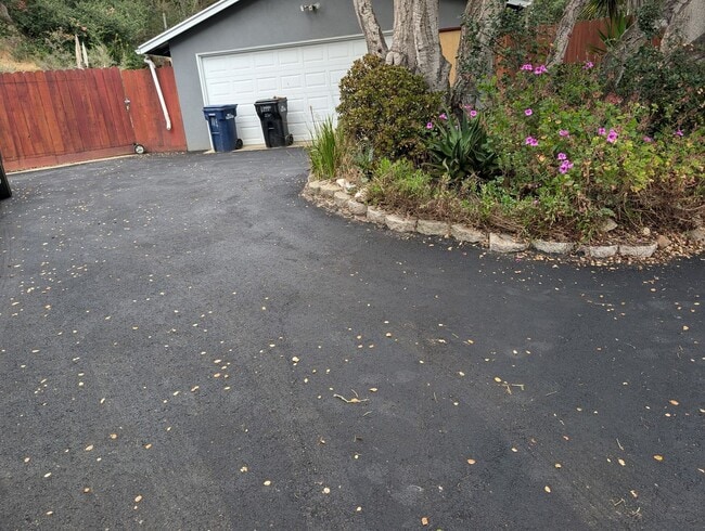 Building Photo - 115 Strawberry Canyon Rd