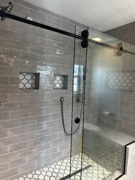 Building Photo - 2229 Lesner Crescent