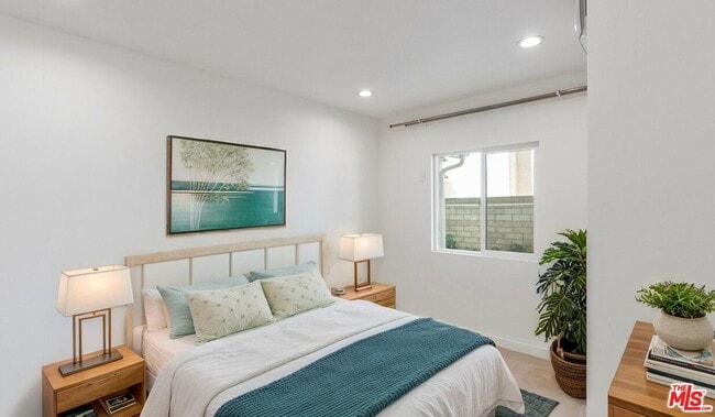 Building Photo - 21727 Planewood Dr