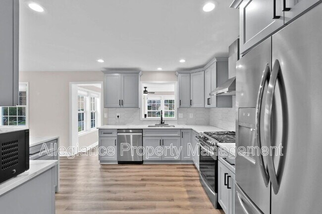 Building Photo - 2215 Lida Ct