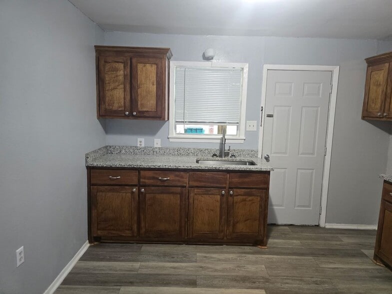 Building Photo - 204 Co Rd 2877