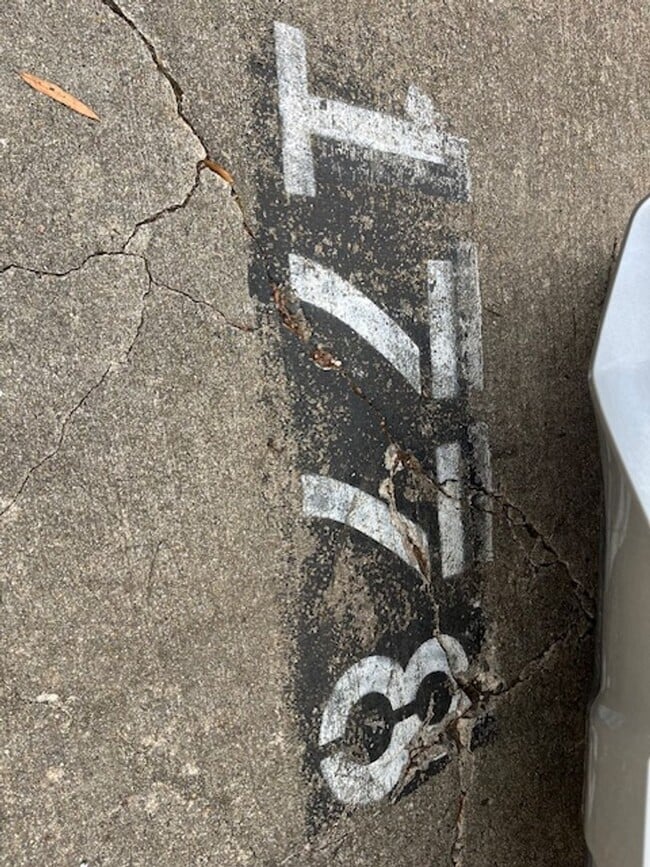 Building Photo - 2 Bedroom 1 Bath Upstairs Condo with MANY upgrades in Hunters Chase