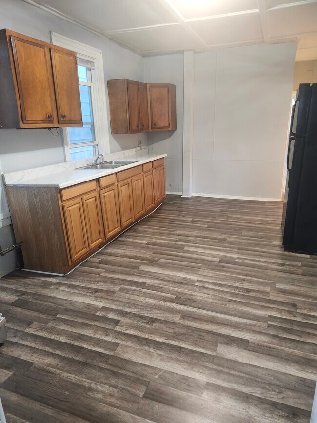 Building Photo - 538 8th Ave