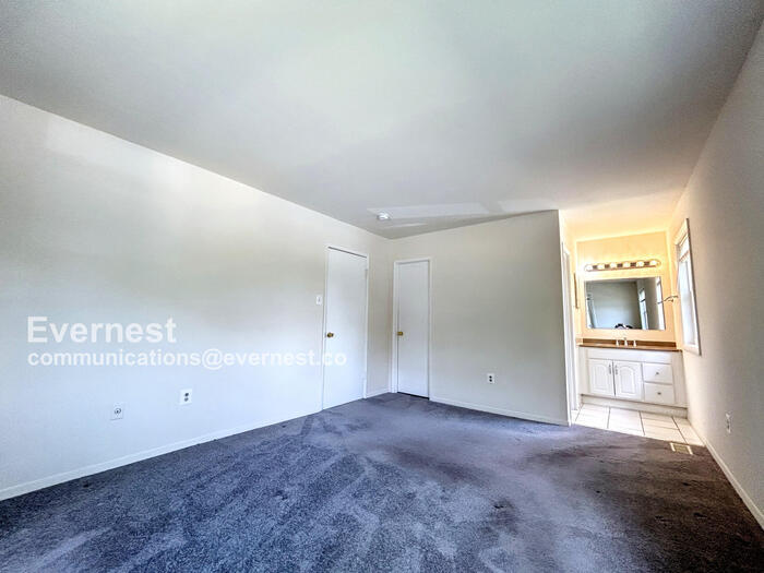 Building Photo - 1382 Ironwood St